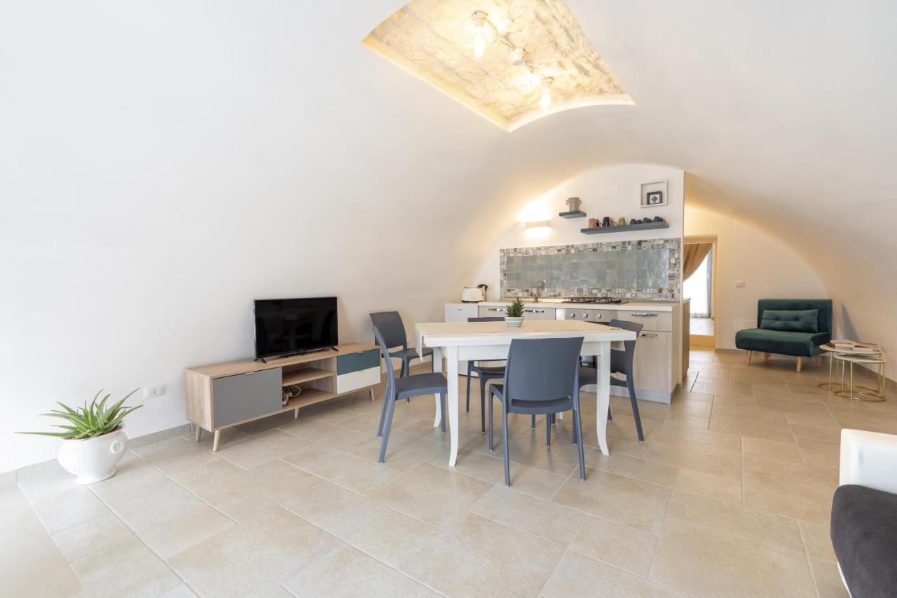 Suite La Scala Del Borgo Cisternino Exteriér fotografie